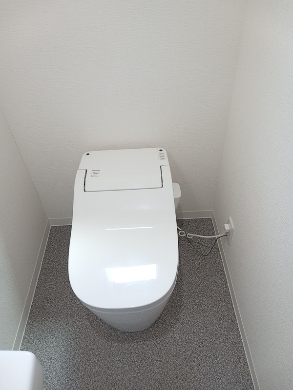 トイレ　別部屋同間取