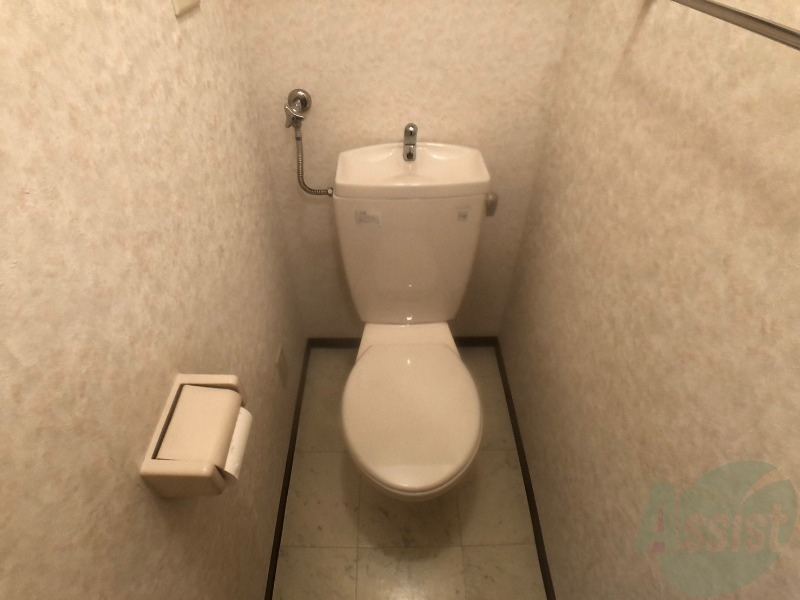 トイレ　こちらはトイレです。清潔感があり、安心して使用できます。