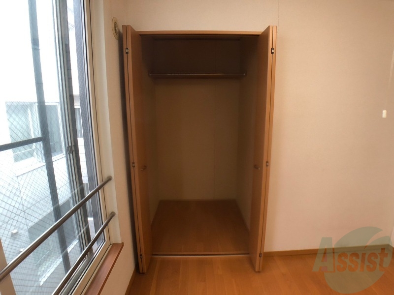 収納　寝室の収納です。部屋がすっきり片付きます。