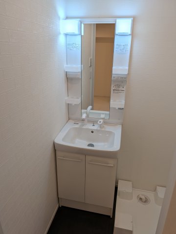 洗面設備　生活に欠かせない独立洗面台です