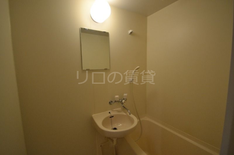 バス・シャワールーム　別部屋参考写真