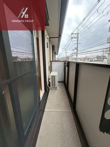 バルコニー　バルコニーからの眺めを楽しみながら食事をしませんか