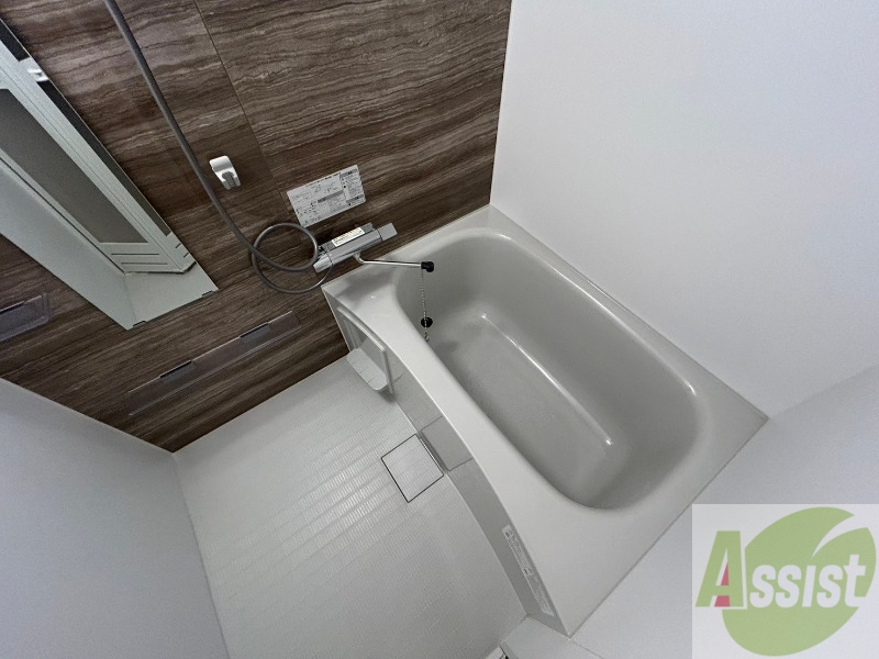 バス・シャワールーム　お風呂になります。一日の疲れを癒してくださいね。