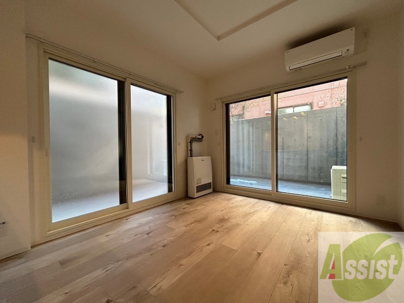 居室・リビング　広々としたリビングですね。使い勝手がよさそうですね！