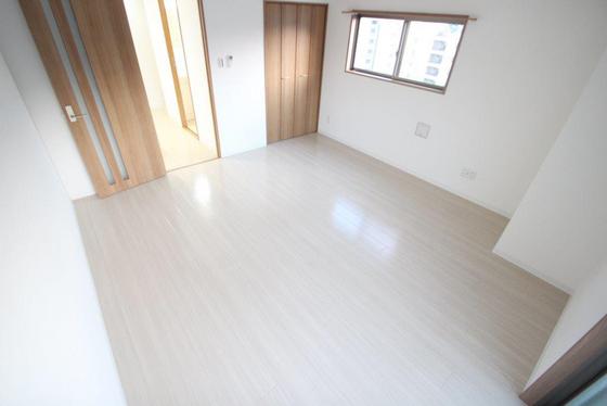 居室・リビング　※別部屋の写真です