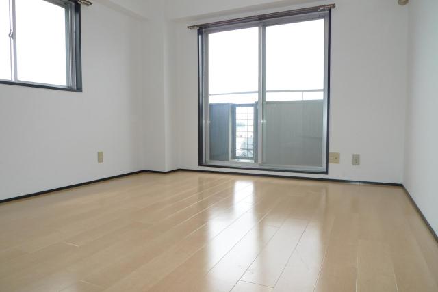 居室・リビング　※同タイプ部屋の写真です。