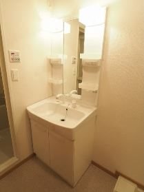 洗面設備　※別号室の写真です。