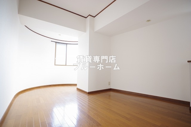 その他　6.97帖のゆとりのある洋室！