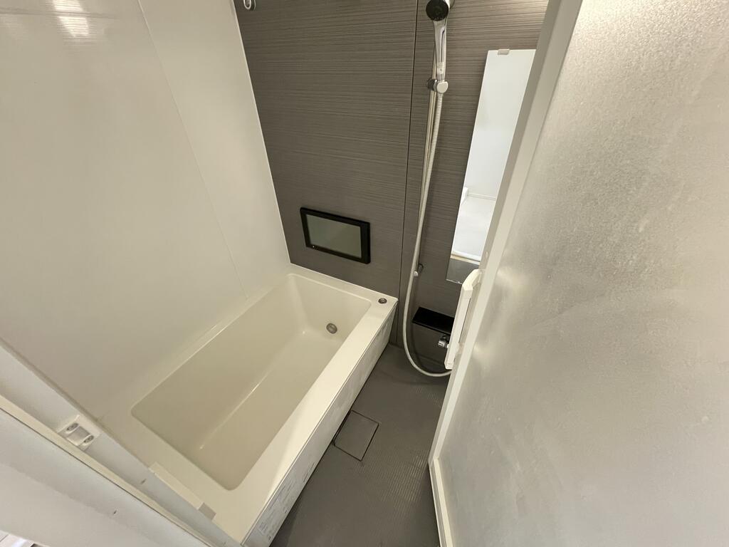 バス・シャワールーム　＊別部屋参考写真です