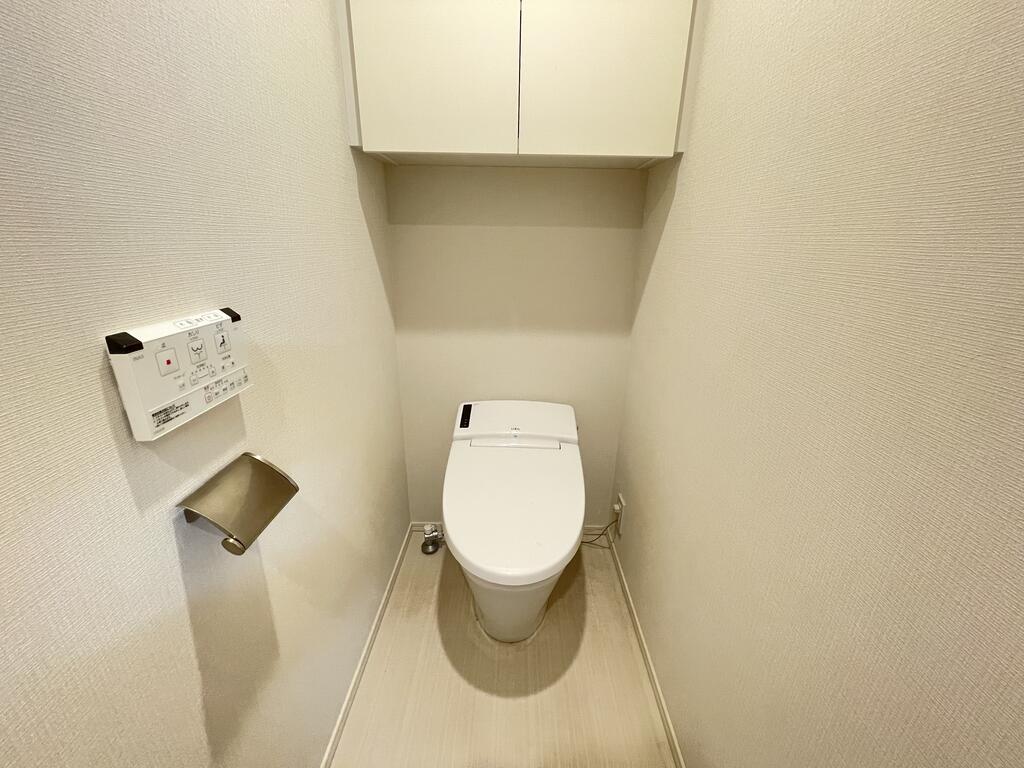 トイレ　＊別部屋参考写真です