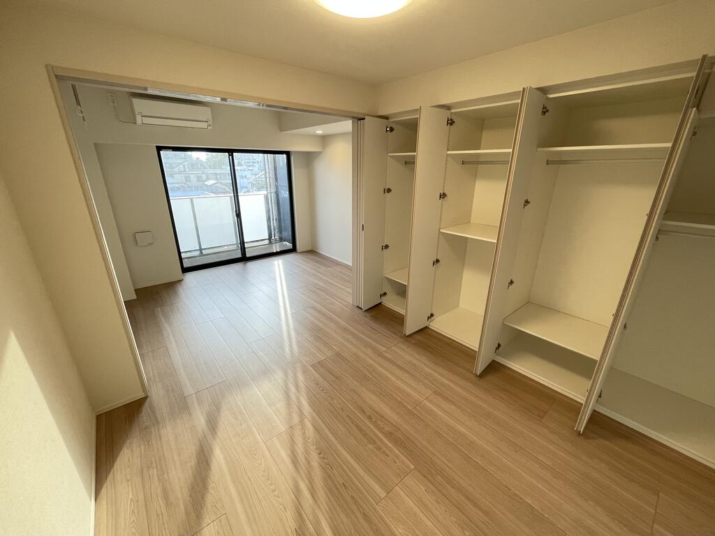 居室・リビング　＊別部屋参考写真です