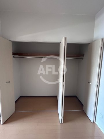 収納　レフィーナカルム江坂　クローゼット