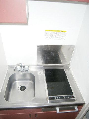 キッチン　２口電気コンロがついています