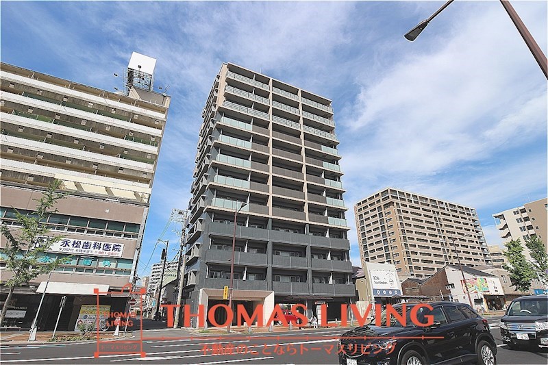 建物外観　戸畑の浅生通りです。夏にはお祭りで賑わいます。