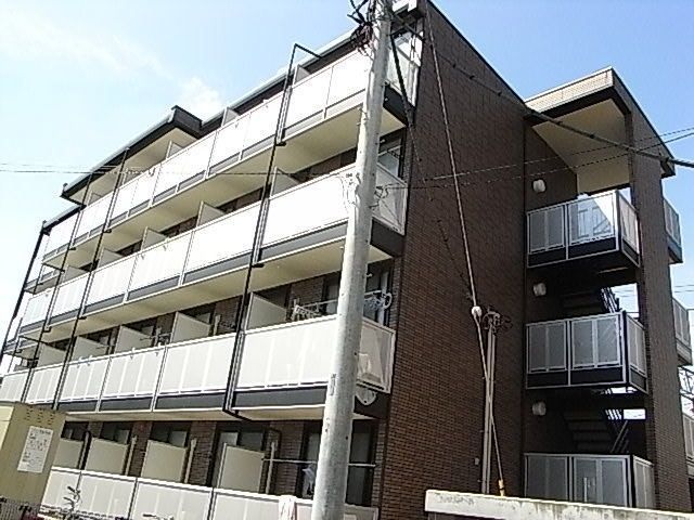 建物外観　柏駅より徒歩１０分の立地です