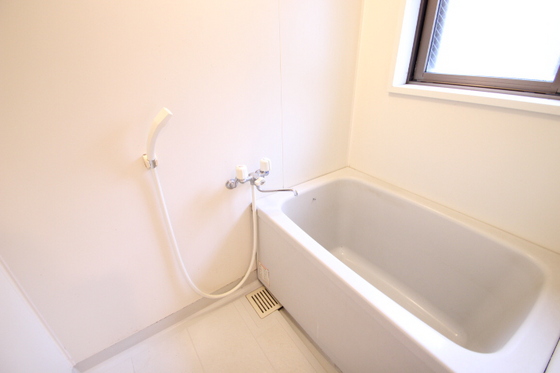 バス・シャワールーム　別部屋・参考画像です