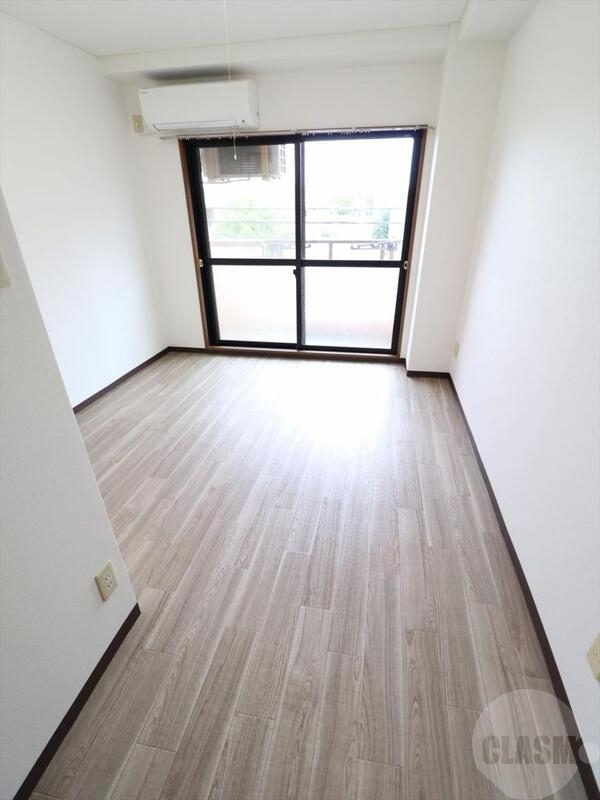 居室・リビング　６帖の洋室です