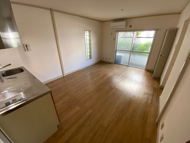 居室・リビング　２面採光で明るいお部屋です！