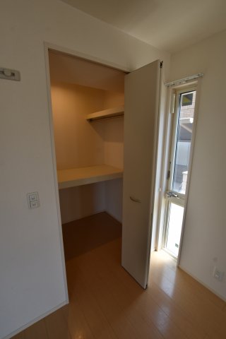収納　同物件、別号室の写真です。