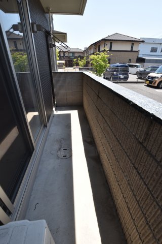 バルコニー　同物件、別号室の写真です。