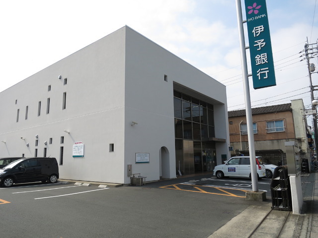 銀行　伊予銀行大洲支店（銀行）まで1900m