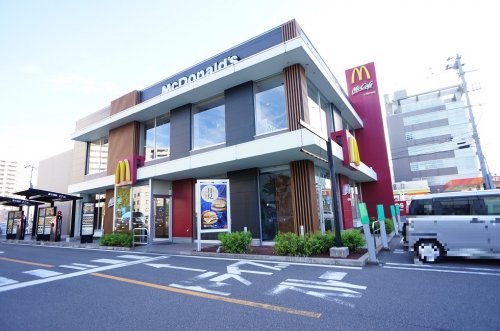 飲食店　マクドナルド新潟万代店（飲食店）まで381m