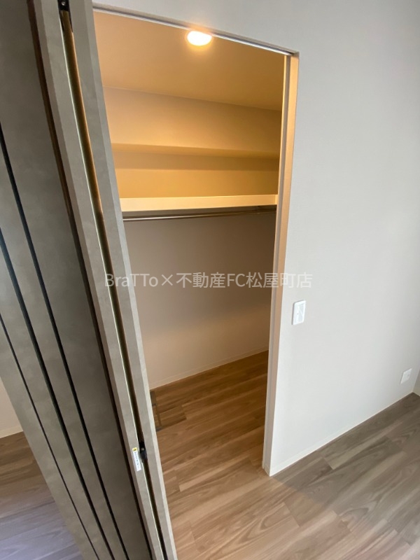 収納　収納（ウォークインクローゼット）