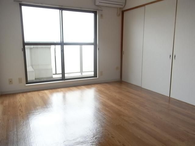 居室・リビング　ゆとりの広さのリビングスペース