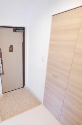 玄関　【ファミリーにも人気！ニュータウン】お問い合わせはお早めに♪