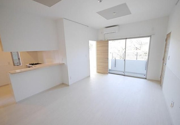 居室・リビング　【ファミリーにも人気！ニュータウン】お問い合わせはお早めに♪