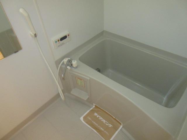 バス・シャワールーム　清潔感のあるバスルーム。