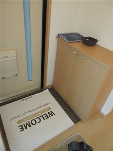 玄関　玄関スペースには大きなシューズボックス