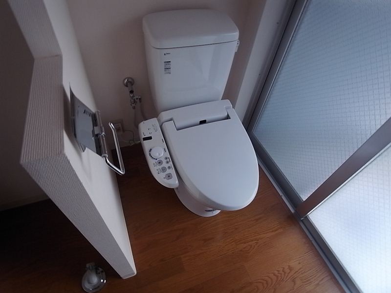 トイレ　温水洗浄便座