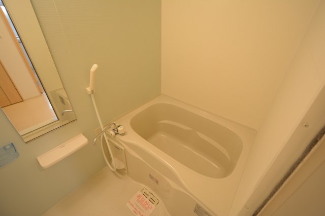 バス・シャワールーム　浴室乾燥機つきで便利！