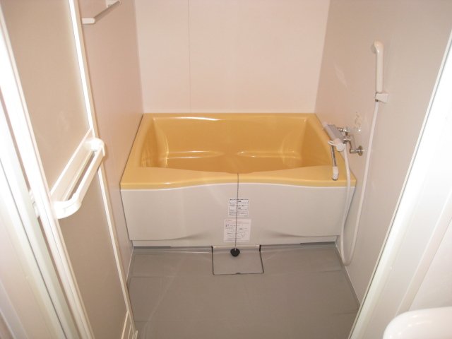 バス・シャワールーム　同物件別号室の写真です。