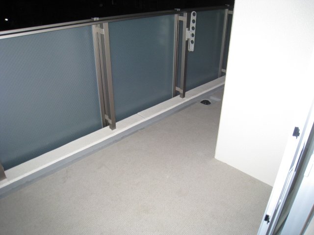 バルコニー　同物件別号室の写真です。