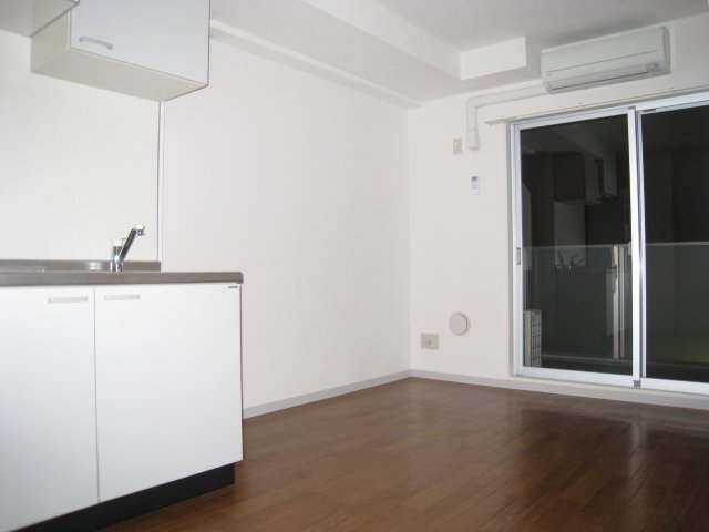 居室・リビング　同物件別号室の写真です。