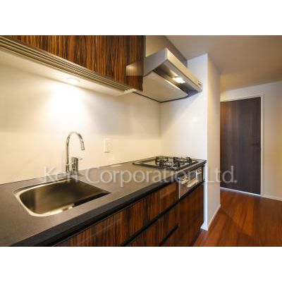 キッチン　同タイプ10階のお部屋を撮影。仕様が異なることがあります。