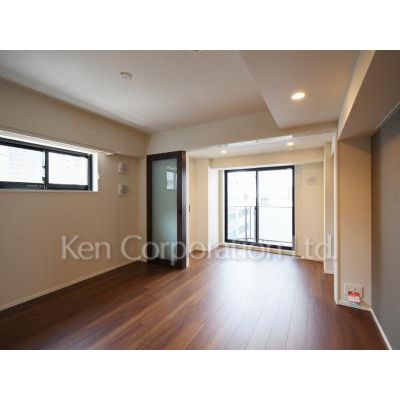 居室・リビング　同タイプ10階のお部屋を撮影。仕様が異なることがあります。