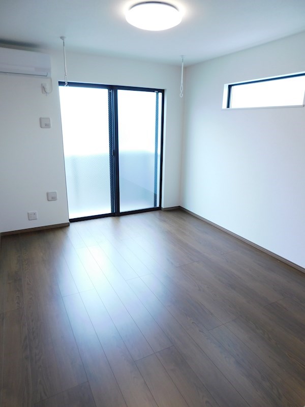 居室・リビング　洋室7.3帖☆