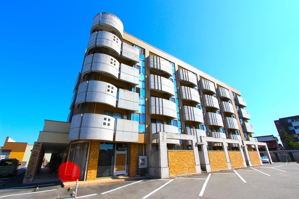 建物外観　外観は落ち着いています