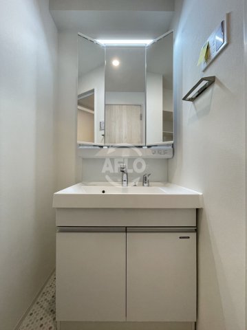 洗面設備　ATKレジデンスなんば　洗面化粧台