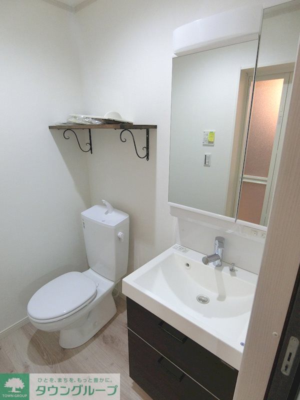 洗面設備　洗面台はノズルが伸縮！朝の身支度が快適に！