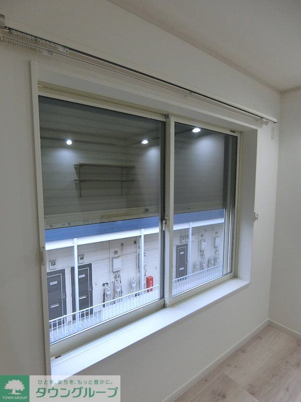 バルコニー　安心の防犯シャッター付き