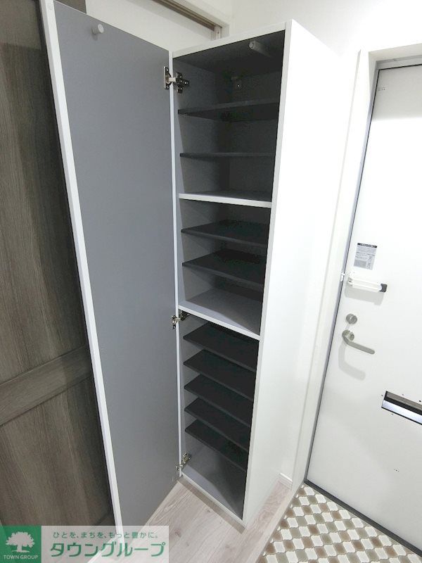 収納　シューズボックスは棚の高さが調節可能！ブーツも入ります！