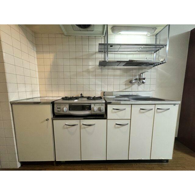 キッチン　二口ガスコンロ付き