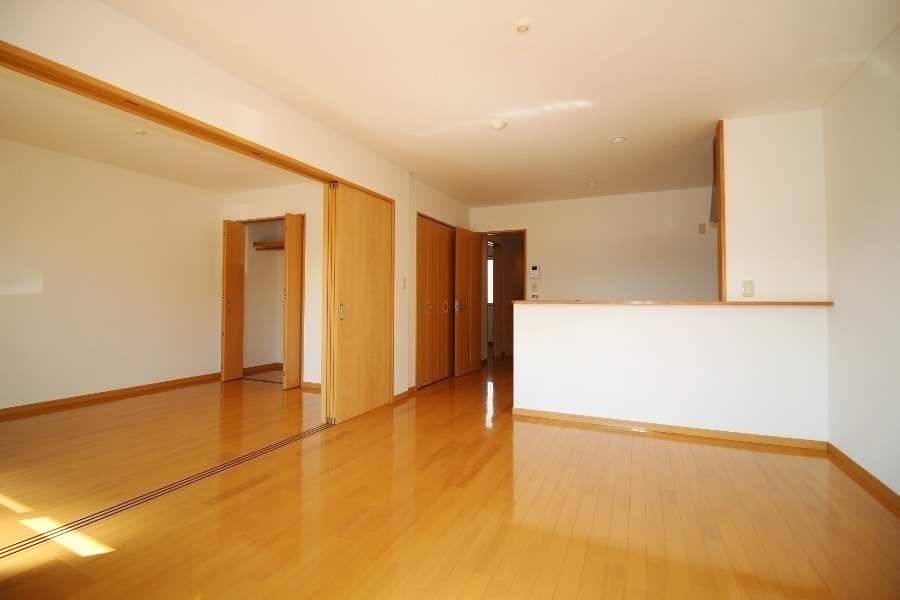 居室・リビング　きれいな部屋