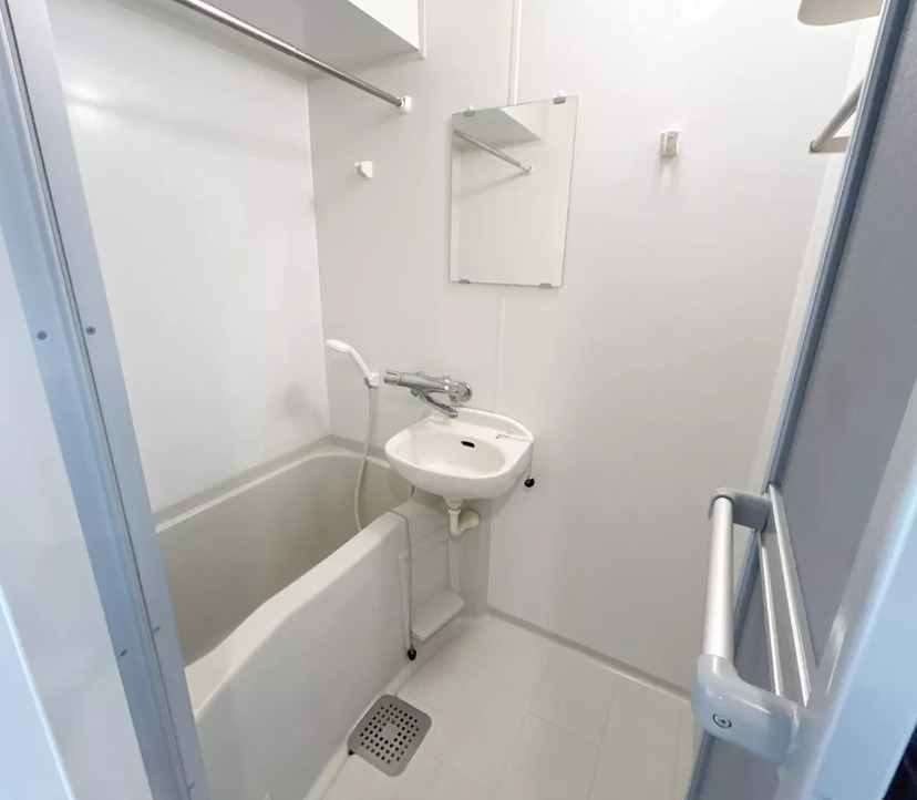 バス・シャワールーム　※別部屋の参考写真です。