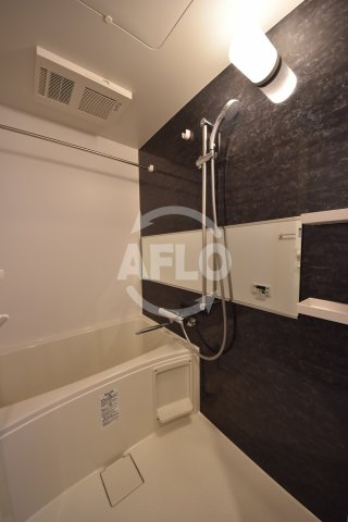 バス・シャワールーム　La Douceur九条　バスルーム