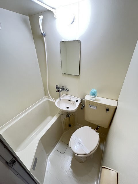 バス・シャワールーム　お風呂です